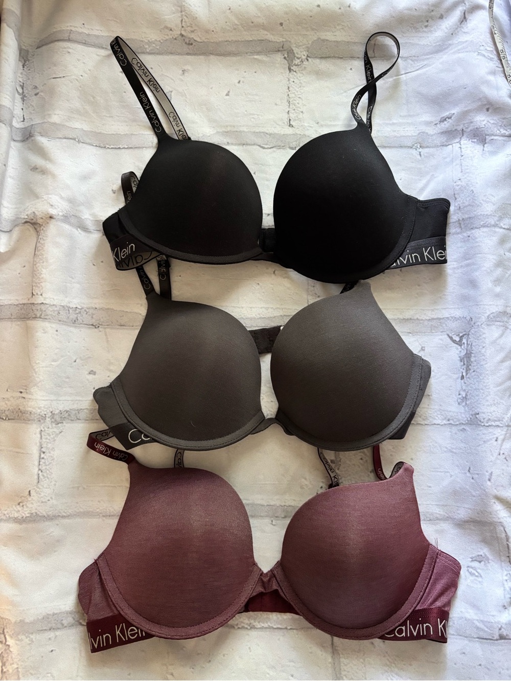 NWOT-Calvin Klein 3-Pack Seamless T-Shirt Bras — Black, Gray, Plum